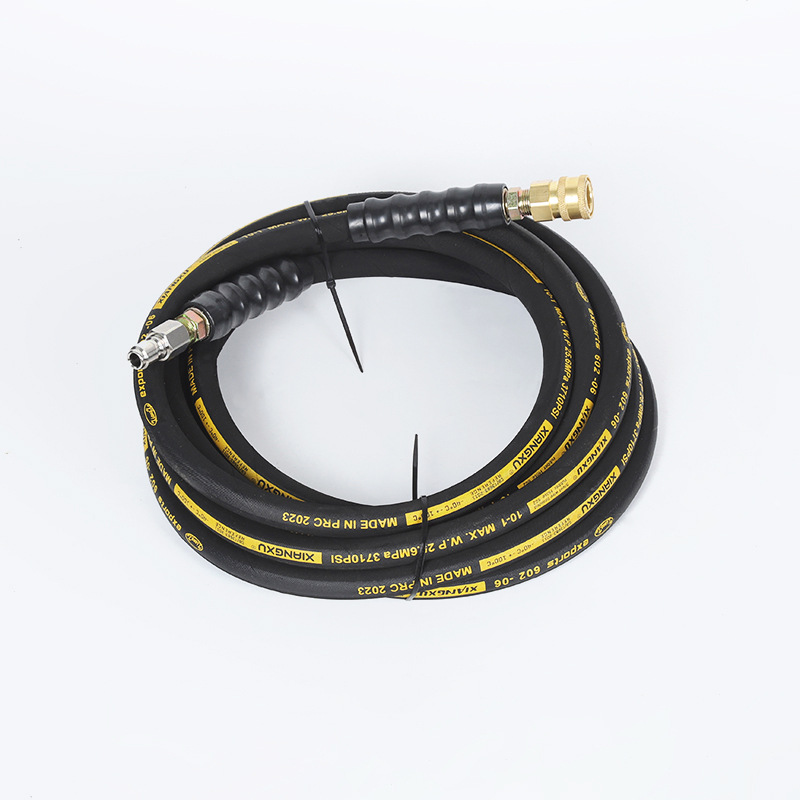 شیلنگ فشار زیاد در باغ