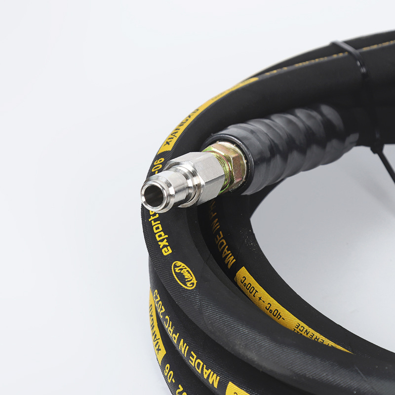 شیلنگ فشار زیاد در باغ